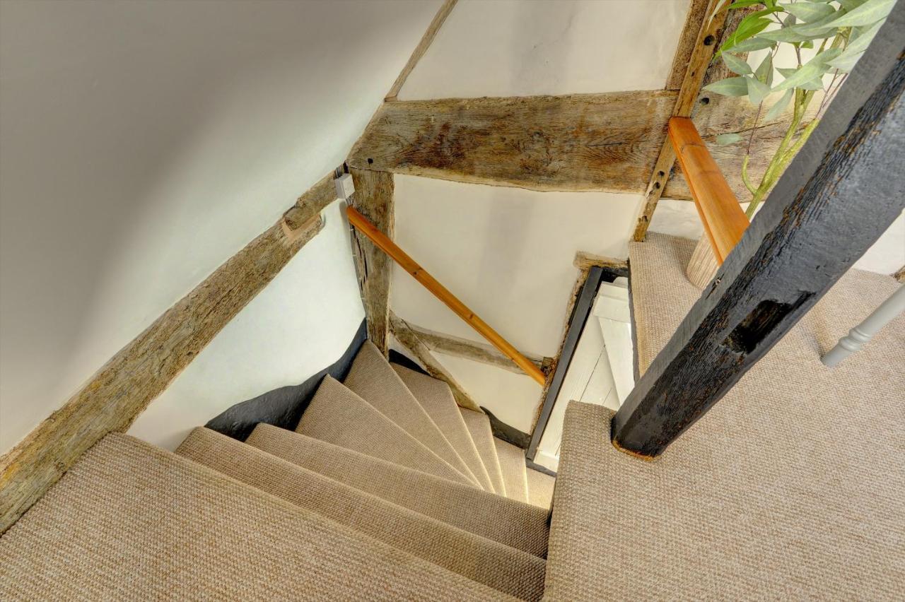 Loft Cottage: Tudor Retreat Near Stratford-Upon-Avon Exterior photo